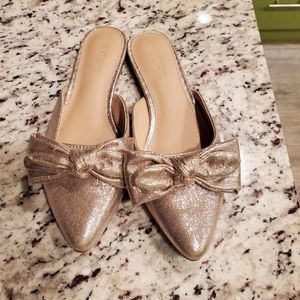Loft ann Taylor shoes golden
